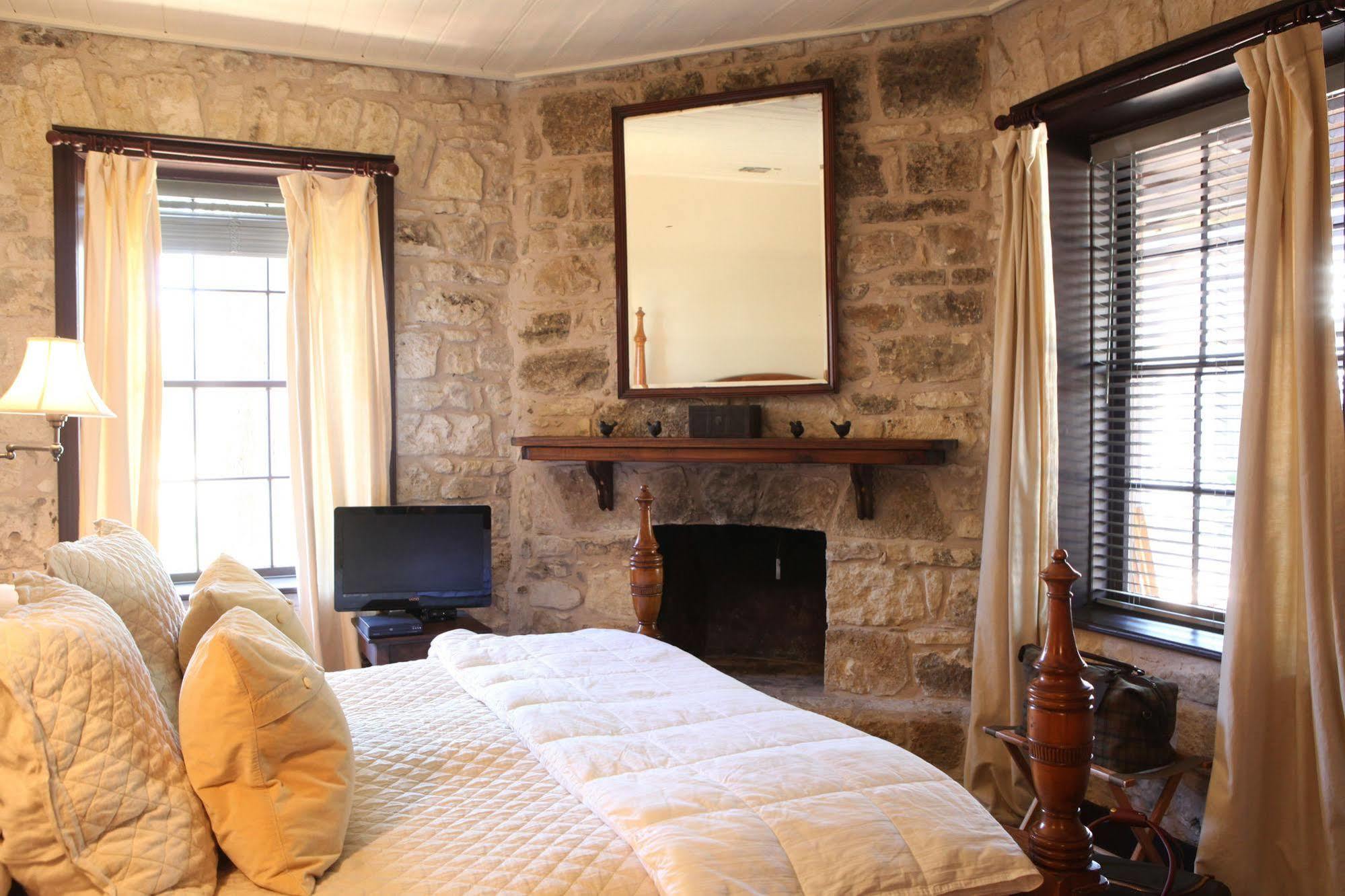 Hoffman Haus Bed and Breakfast Fredericksburg Buitenkant foto