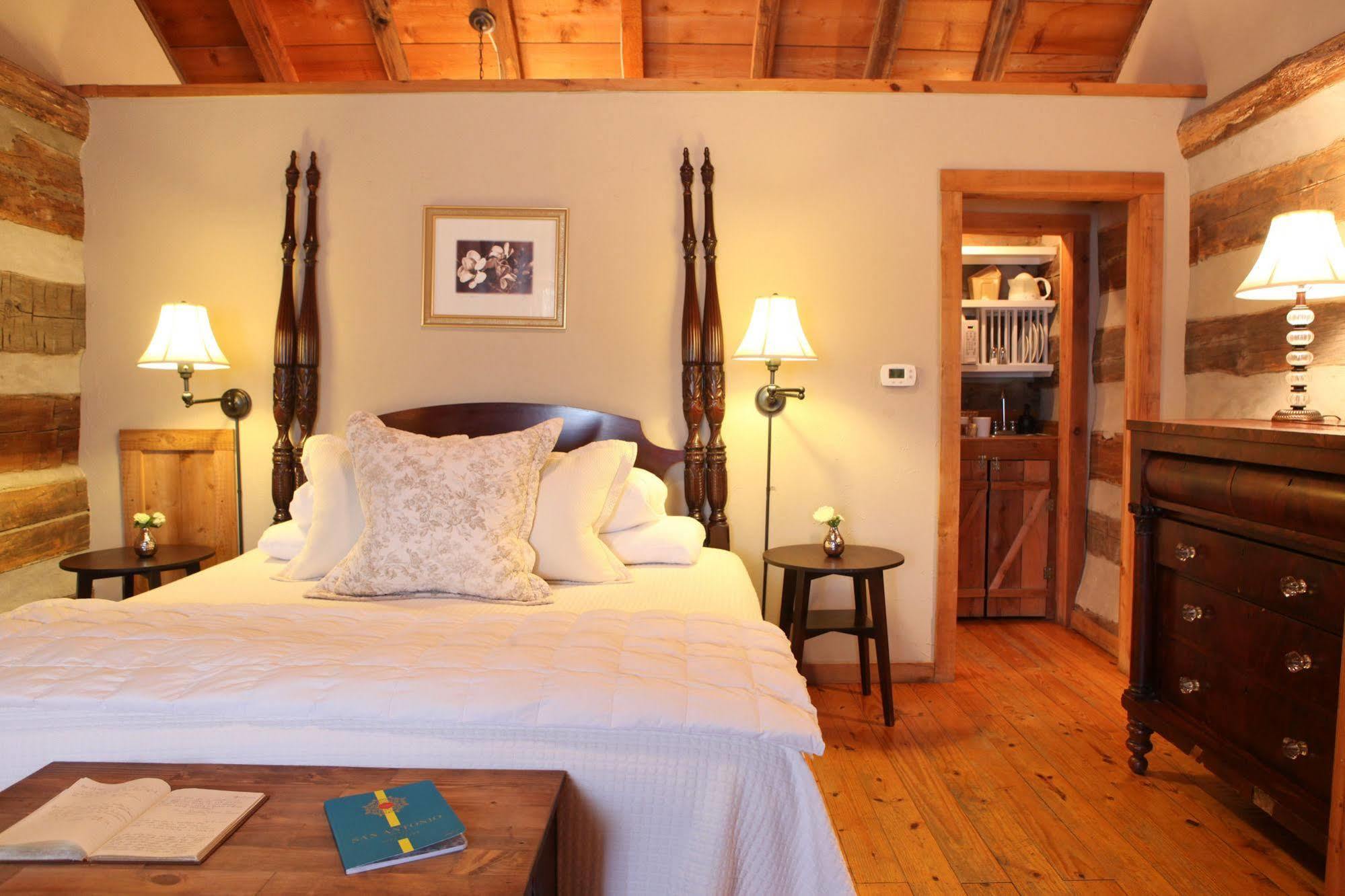 Hoffman Haus Bed and Breakfast Fredericksburg Buitenkant foto